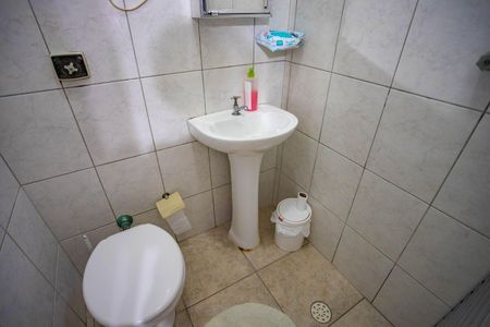 Casa à venda com 198m², 3 quartos e 3 vagas Casa à venda com 198m², 3 quartos e 3 vagasLavabo