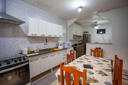 Casa à venda com 198m², 3 quartos e 3 vagas Casa à venda com 198m², 3 quartos e 3 vagasCozinha