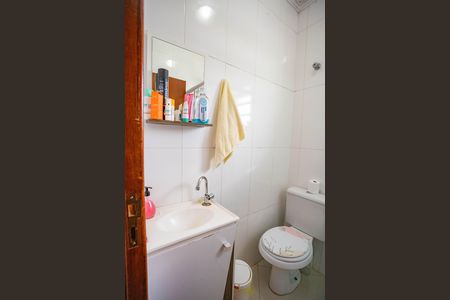 Casa à venda com 198m², 3 quartos e 3 vagas Casa à venda com 198m², 3 quartos e 3 vagasBanheiro social