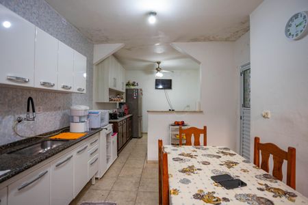 Casa à venda com 198m², 3 quartos e 3 vagas Casa à venda com 198m², 3 quartos e 3 vagasCozinha
