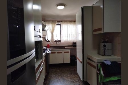 Apartamento à venda com 149m², 4 quartos e 3 vagas Apartamento à venda com 149m², 4 quartos e 3 vagasCozinha