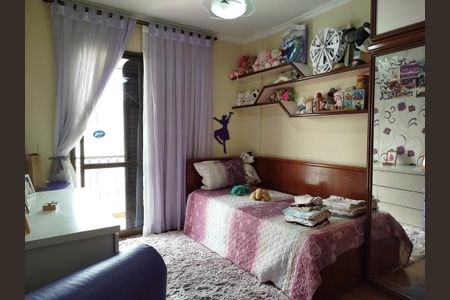 Apartamento à venda com 149m², 4 quartos e 3 vagas Apartamento à venda com 149m², 4 quartos e 3 vagasQuarto 2 - suíte