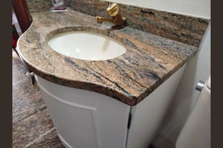 Apartamento à venda com 149m², 4 quartos e 3 vagas Apartamento à venda com 149m², 4 quartos e 3 vagasLavabo