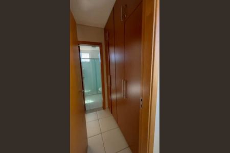 Banheiro de apartamento para alugar com 1 quarto, 70m² em Saraiva, Uberlândia