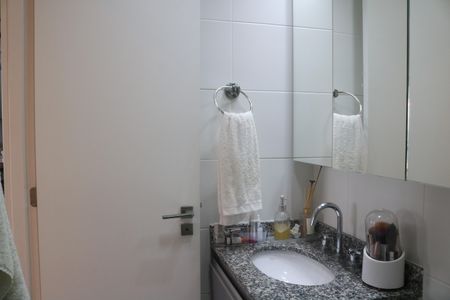 Apartamento à venda com 62m², 2 quartos e 1 vagaBanheiro 2