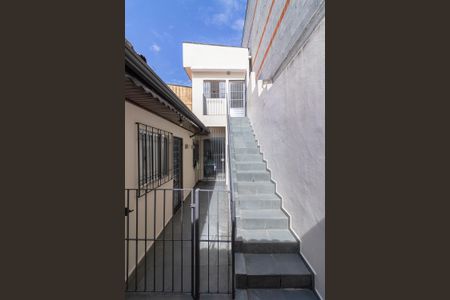 Casa para alugar com 90m², 2 quartos e 1 vagaEscada de Acesso a Casa