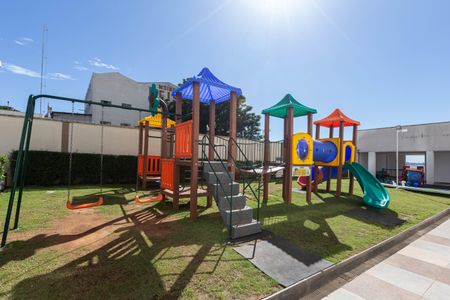 Apartamento à venda com 71m², 2 quartos e 2 vagas Apartamento à venda com 71m², 2 quartos e 2 vagasÁrea comum - Playground