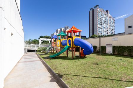 Apartamento à venda com 71m², 2 quartos e 2 vagas Apartamento à venda com 71m², 2 quartos e 2 vagasÁrea comum - Playground