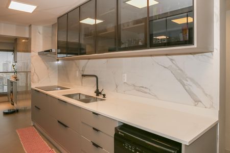 Apartamento à venda com 150m², 4 quartos e 2 vagas Apartamento à venda com 150m², 4 quartos e 2 vagasCozinha