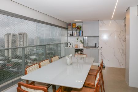 Apartamento à venda com 150m², 4 quartos e 2 vagas Apartamento à venda com 150m², 4 quartos e 2 vagasSala