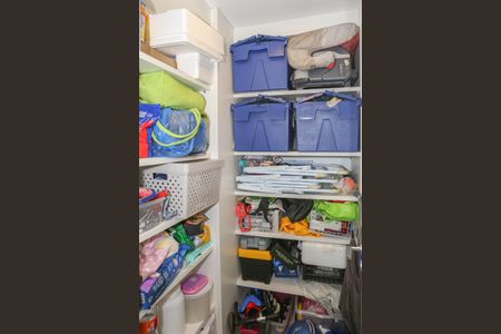 Apartamento à venda com 150m², 4 quartos e 2 vagas Apartamento à venda com 150m², 4 quartos e 2 vagasÁrea de Serviço