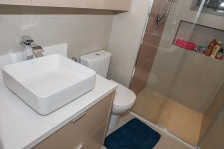 Apartamento à venda com 150m², 4 quartos e 2 vagas Apartamento à venda com 150m², 4 quartos e 2 vagasBanheiro da Suíte 2
