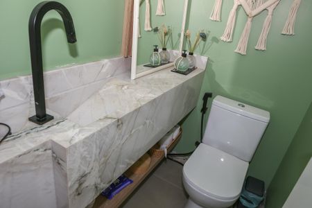 Apartamento à venda com 150m², 4 quartos e 2 vagas Apartamento à venda com 150m², 4 quartos e 2 vagasLavabo