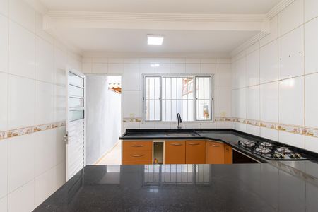 Casa à venda com 127m², 2 quartos e 2 vagas Casa à venda com 127m², 2 quartos e 2 vagasCozinha