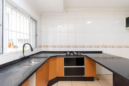 Casa à venda com 127m², 2 quartos e 2 vagas Casa à venda com 127m², 2 quartos e 2 vagasCozinha