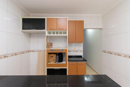 Casa à venda com 127m², 2 quartos e 2 vagas Casa à venda com 127m², 2 quartos e 2 vagasCozinha
