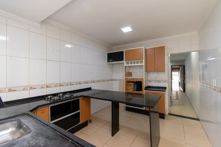 Casa à venda com 127m², 2 quartos e 2 vagas Casa à venda com 127m², 2 quartos e 2 vagasCozinha