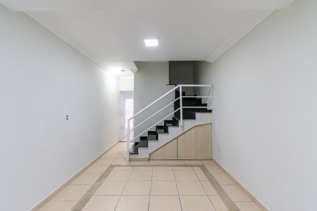 Sala de casa à venda com 2 quartos, 127m² em Vila Tolstoi, São Paulo