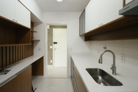 Apartamento à venda com 105m², 3 quartos e 2 vagasCozinha
