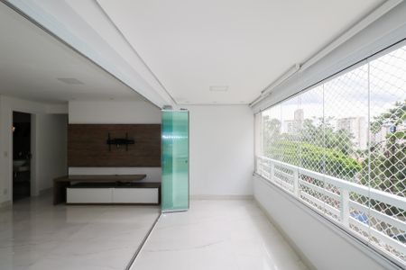 Apartamento à venda com 105m², 3 quartos e 2 vagasVaranda