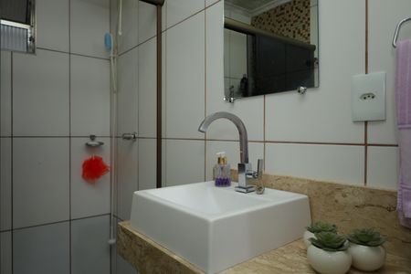 Casa para alugar com 103m², 2 quartos e 2 vagasBanheiro 1