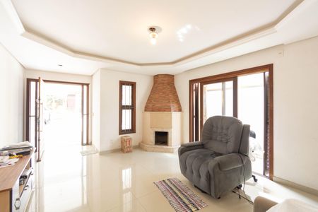 Casa à venda com 3 quartos, 242m² em São Luís, Canoas