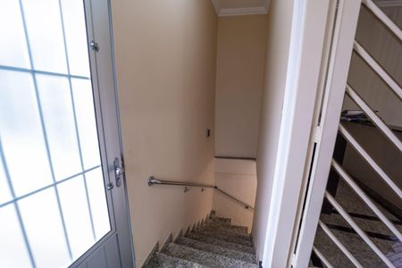 Casa para alugar com 245m², 3 quartos e 10 vagasEscada