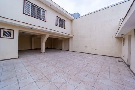 Casa para alugar com 245m², 3 quartos e 10 vagasFachada