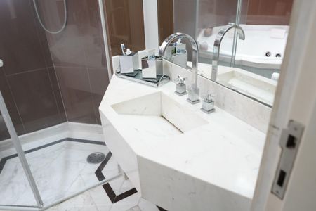 Apartamento à venda com 160m², 3 quartos e 3 vagasBanheiro da Suíte 1