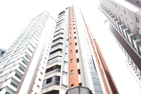 Apartamento à venda com 160m², 3 quartos e 3 vagasFachada
