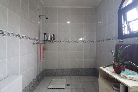 Casa à venda com 478m², 5 quartos e 5 vagasBanheiro Quarto 1 suíte