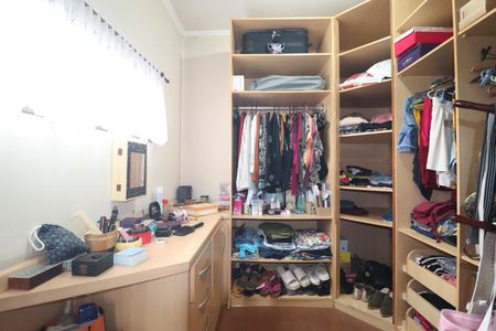 Casa à venda com 478m², 5 quartos e 5 vagasCloset Quarto 1 suíte