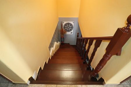 Casa à venda com 478m², 5 quartos e 5 vagasEscada