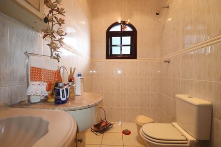 Casa à venda com 478m², 5 quartos e 5 vagasBanheiro 4