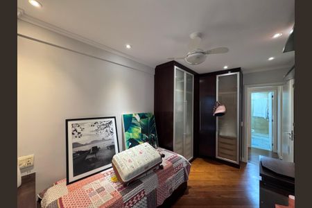 Apartamento à venda com 199m², 4 quartos e 3 vagas Apartamento à venda com 199m², 4 quartos e 3 vagasQuarto 2