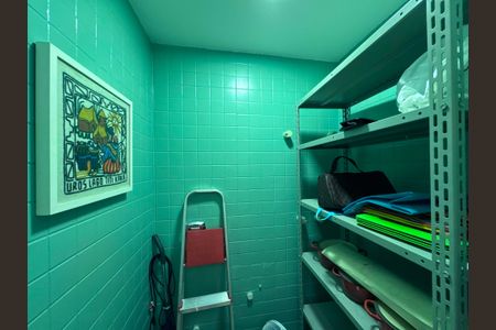 Apartamento à venda com 199m², 4 quartos e 3 vagas Apartamento à venda com 199m², 4 quartos e 3 vagasQuarto 3 (Reversível)