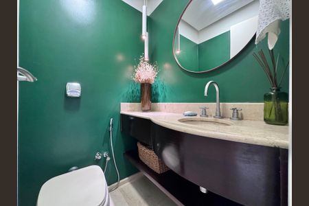 Apartamento à venda com 199m², 4 quartos e 3 vagas Apartamento à venda com 199m², 4 quartos e 3 vagasLavabo