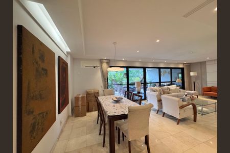 Apartamento à venda com 199m², 4 quartos e 3 vagas Apartamento à venda com 199m², 4 quartos e 3 vagasSala