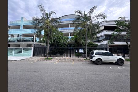 Apartamento à venda com 199m², 4 quartos e 3 vagas Apartamento à venda com 199m², 4 quartos e 3 vagasFachada