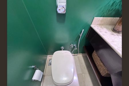 Apartamento à venda com 199m², 4 quartos e 3 vagas Apartamento à venda com 199m², 4 quartos e 3 vagasLavabo