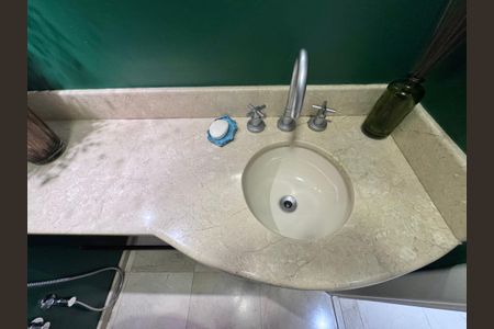 Apartamento à venda com 199m², 4 quartos e 3 vagas Apartamento à venda com 199m², 4 quartos e 3 vagasLavabo