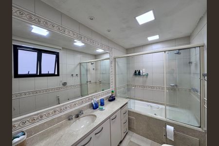 Apartamento à venda com 199m², 4 quartos e 3 vagas Apartamento à venda com 199m², 4 quartos e 3 vagasSuíte - Banheiro