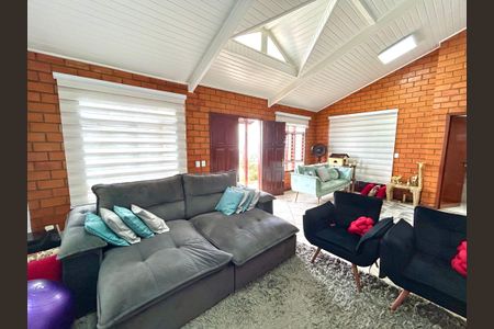 Casa à venda com 222m², 3 quartos e 4 vagasSala