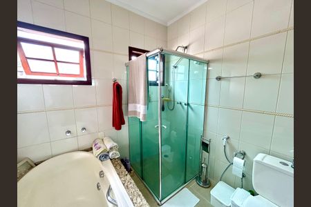 Casa à venda com 222m², 3 quartos e 4 vagasBanheiro da Suíte