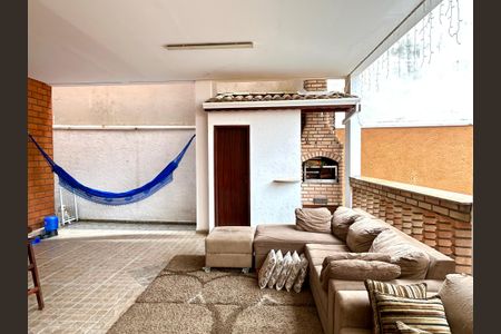 Casa à venda com 222m², 3 quartos e 4 vagasQuintal / Churrasqueira 