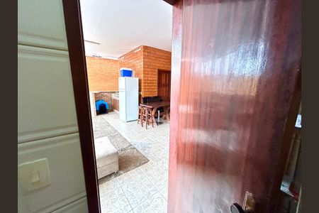 Casa à venda com 222m², 3 quartos e 4 vagasLavabo 2