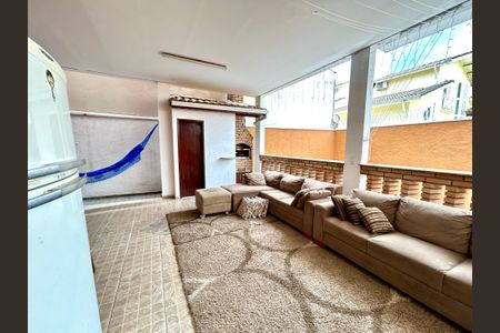 Casa à venda com 222m², 3 quartos e 4 vagasQuintal / Churrasqueira 