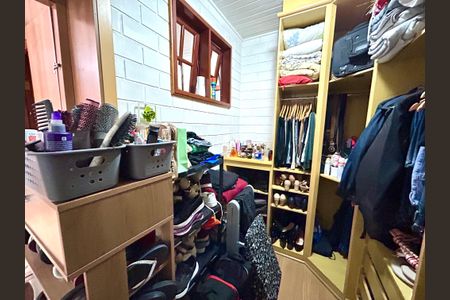 Casa à venda com 222m², 3 quartos e 4 vagasCloset da suíte