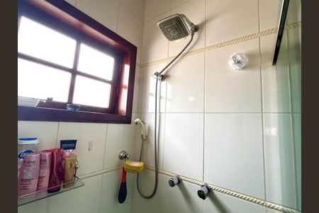 Casa à venda com 222m², 3 quartos e 4 vagasBanheiro da Suíte