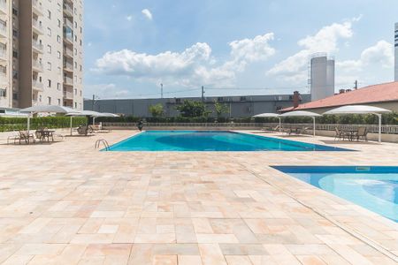 Apartamento para alugar com 65m², 2 quartos e 1 vagaÁrea comum - Piscina